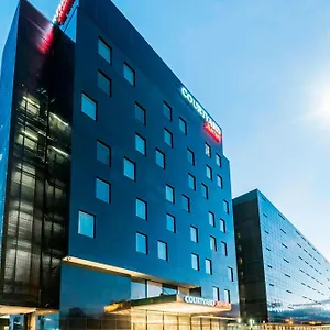 Отель Courtyard By Marriott Airport, Богота